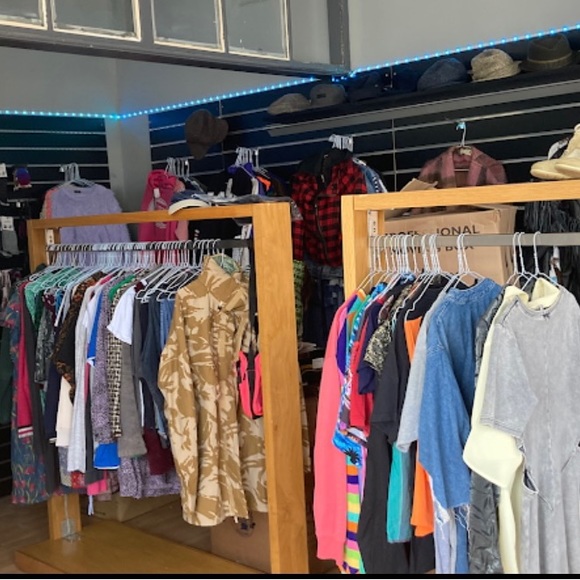 Meet your Posher, Miss Decades - Picture 6 of 9